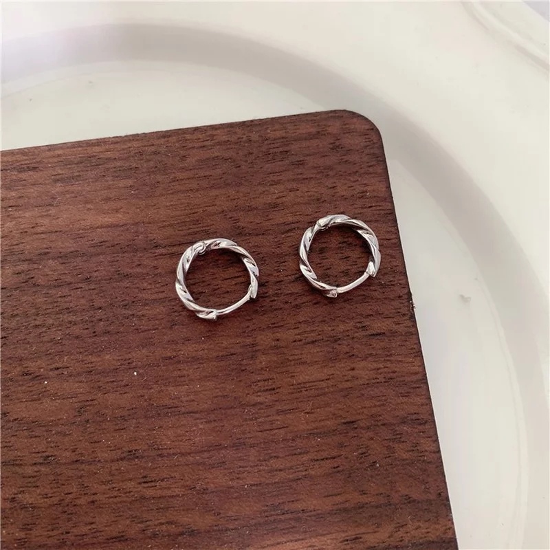 Anting Titanium Wanita / Anting Aksesoris Wanita Anti Karat Terbaru C23-Silver
