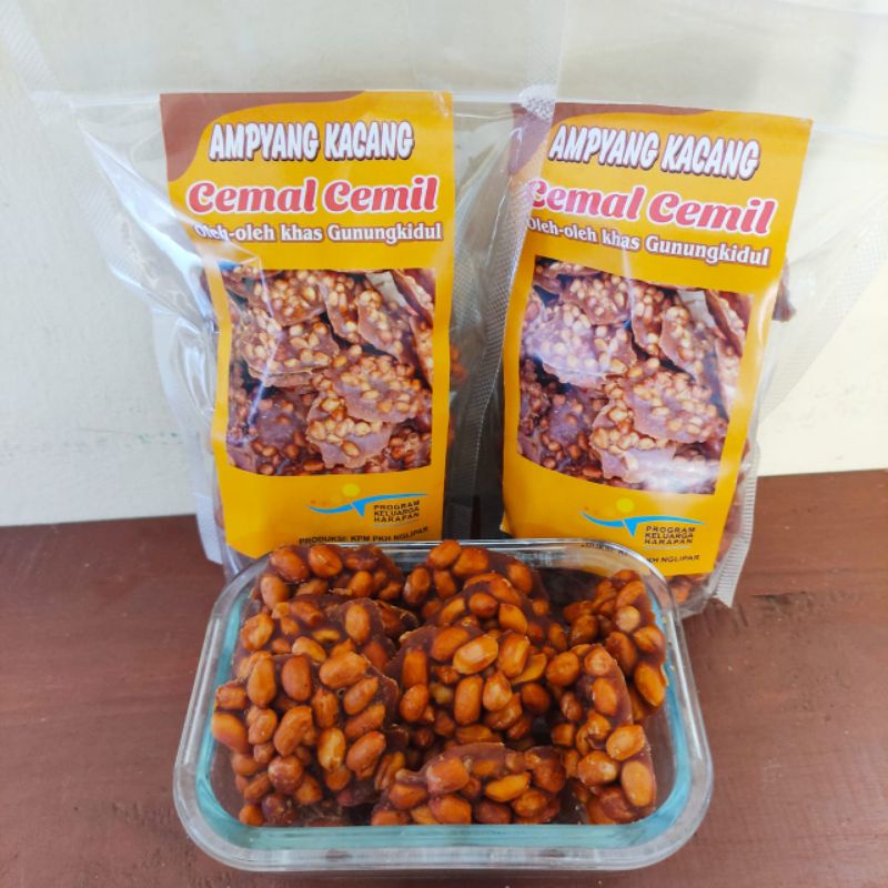 

Ampyang Kacang Oleh-oleh Khas Gunungkidul