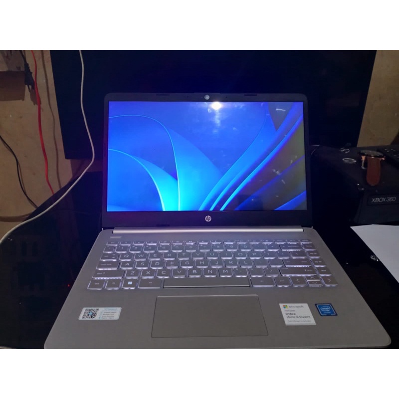 Laptop HP 14s cf1051tu