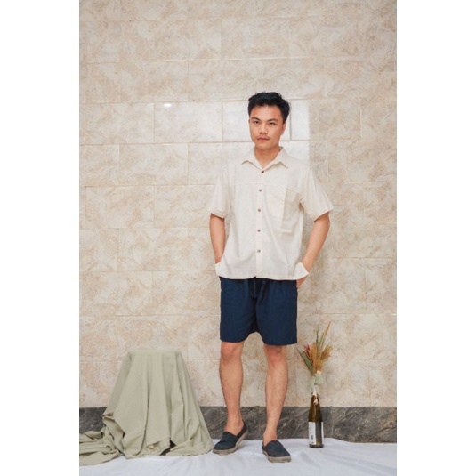 Kemeja Pria/ Kemeja Katun/ Kemeja Putih Tulang/ Kemeja Casual/ Kemeja Mandarin/ Baju Koko