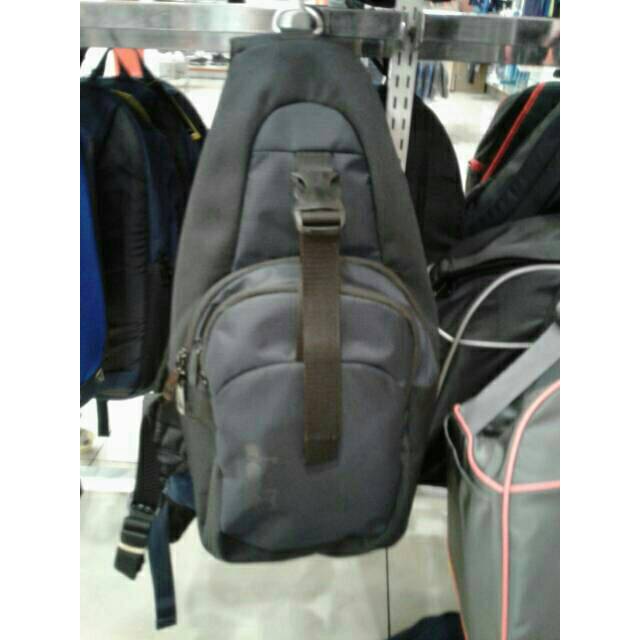 diadora sling bag