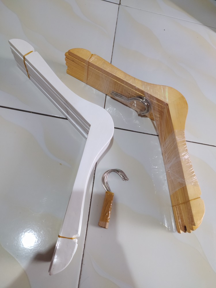 Hanger Kayu Putih Dewasa Mutiara