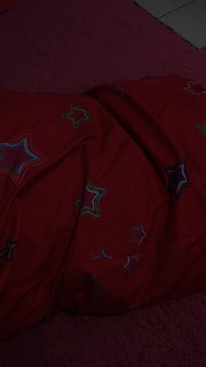 Sprei Kintakun Dluxe 180x200 B4 - Agnesia Brenda Braxley Caroline Danielle Ezlyn Graciela Zirafa