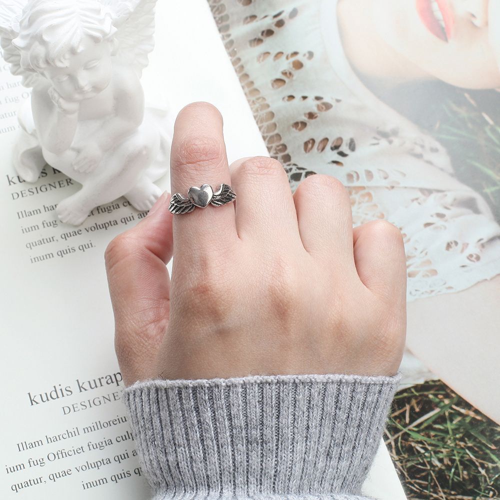 Needway  Adjustable Metal Finger Rings Vintage Love Heart Open Ring Wings Punk Men Party Gifts Crystal Hip Hop Fashion Jewelry