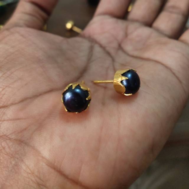 Giwang mutiara air tawar hitam kurung lapis emas 24k