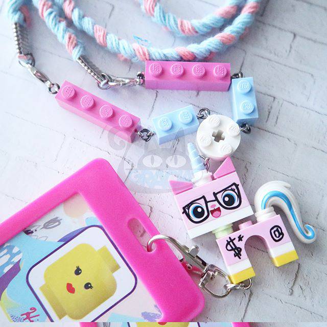 

LANYARD LEG0 - UNIKITY, KPOP GIRL, OTHER PINKY FIGURE | STRAP ID CARD | LANYARD PODS | TALI ID CARD | NAMETAG | KADO UNIK | UNIKITTY