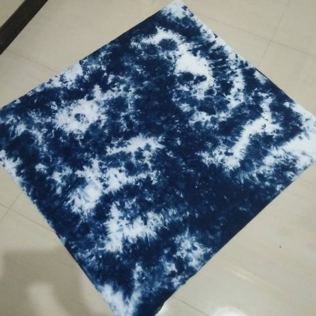 Kain shibori abstrak biru donker navy katun dan rayon BA014