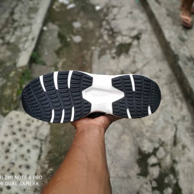 Sepatu running adidas murah 90s valasion black white original replace box