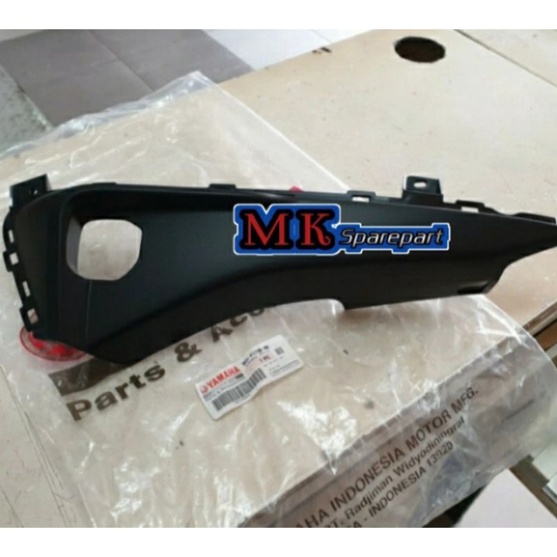 MOLE SIDE, SAMBUNGAN BODY BELAKANG AEROX 155 KIRI ORIGINAL YAMAHA