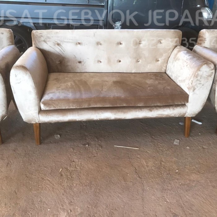 SOFA PELAMINAN RETRO DEKORASI MODERN