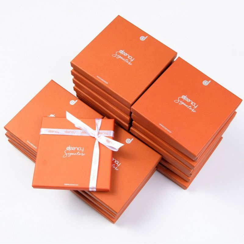 

HARD BOX DEENAY SIGNATURE