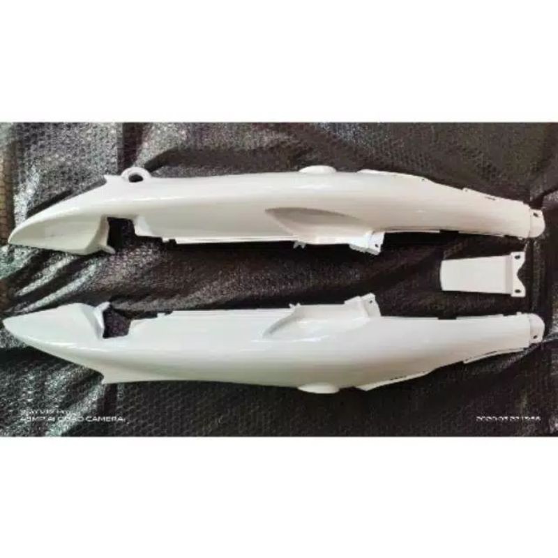 Body Jupiter Z lama putih / Cover body Jupiter Z lama warna putih