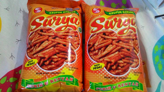 

KRUPUK BAWANG SURYA KHAS MAKASSAR 450 GR/ KERUPUK KRIPIK KERIPIK PEDAS