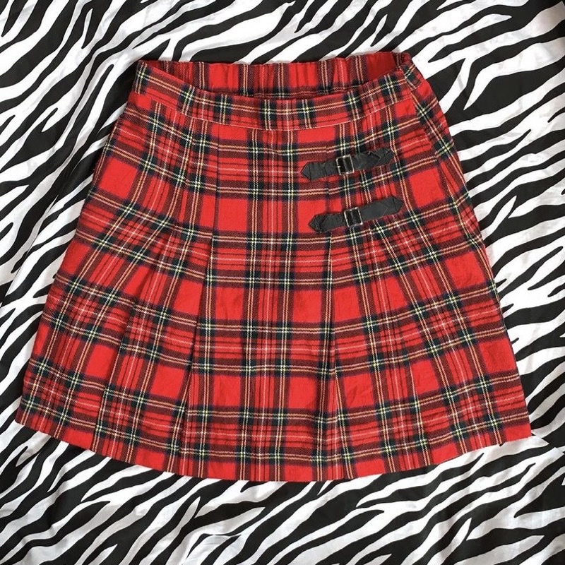 plaid red skirt