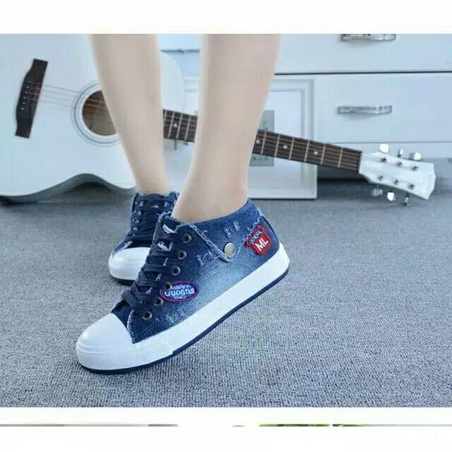 A06 Sepatu Wanita Jeans ML Biru Tua