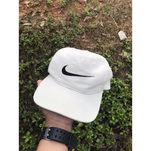 topi nike vtg