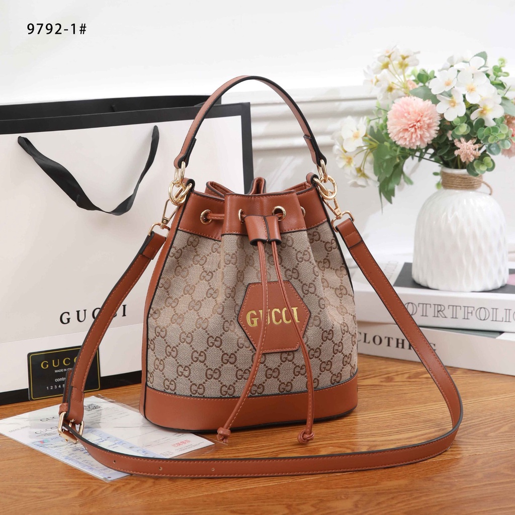 GC  GG Canvas Bucket Bag 9792-1