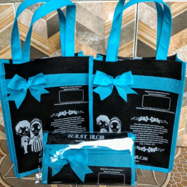 

Undangan pita mini lebar samping