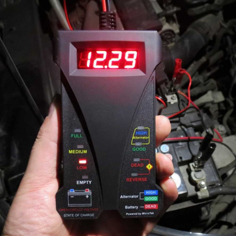 Voltmeter Analyzer Volt Tester Uji Baterai Alat Ukur Daya 12V LCD