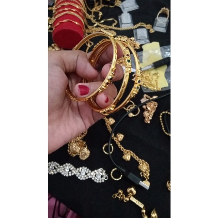 gelang emas dubai