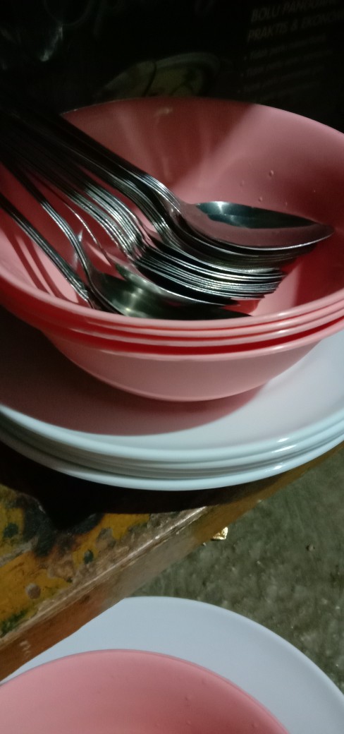 (6 Pcs) Mangkok Ayam Warna Warni Merek Gbu