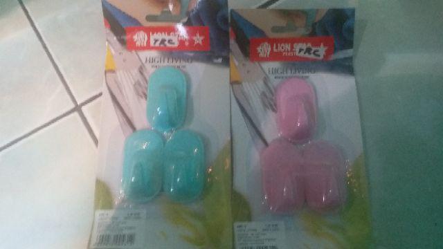 Capstock Tempel / Hanger Hook Merk Lion Star Isi 3 Pcs Hk-2