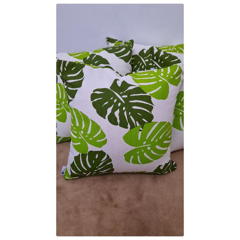 sarung bantal sofa motif series daun monstera