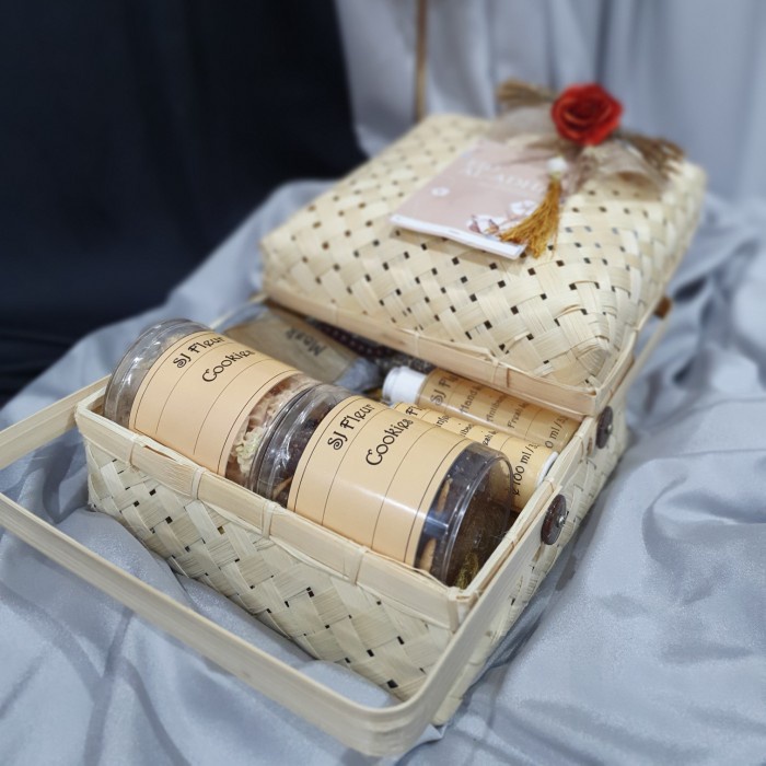 

Box paket hampers lebaran haji idul adha parcel 22