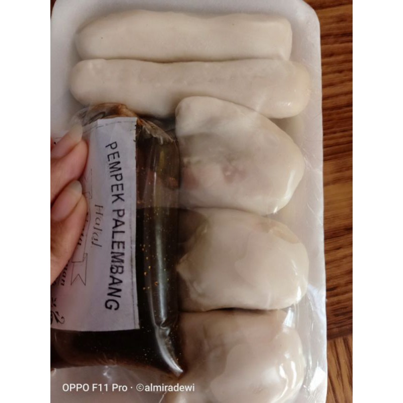 

Pempek siap goreng lengkap bumbu kuah