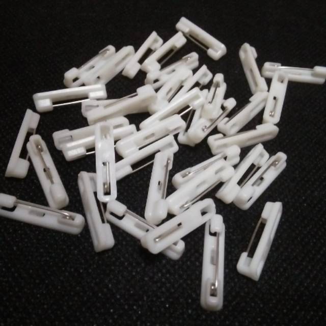 Peniti Plastik & Peniti Besi 2cm Per Pack