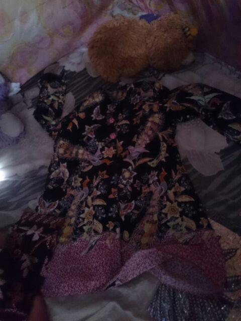 Aneka Blouse Batik Wanita Cantik