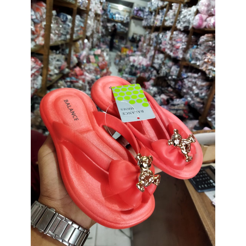 SANDAL ANAK FASHION BANGKOK 8001-A1 (24-35) SANDAL JEPIT ANAK TANGGUNG JIBBITZ PITA BEAR