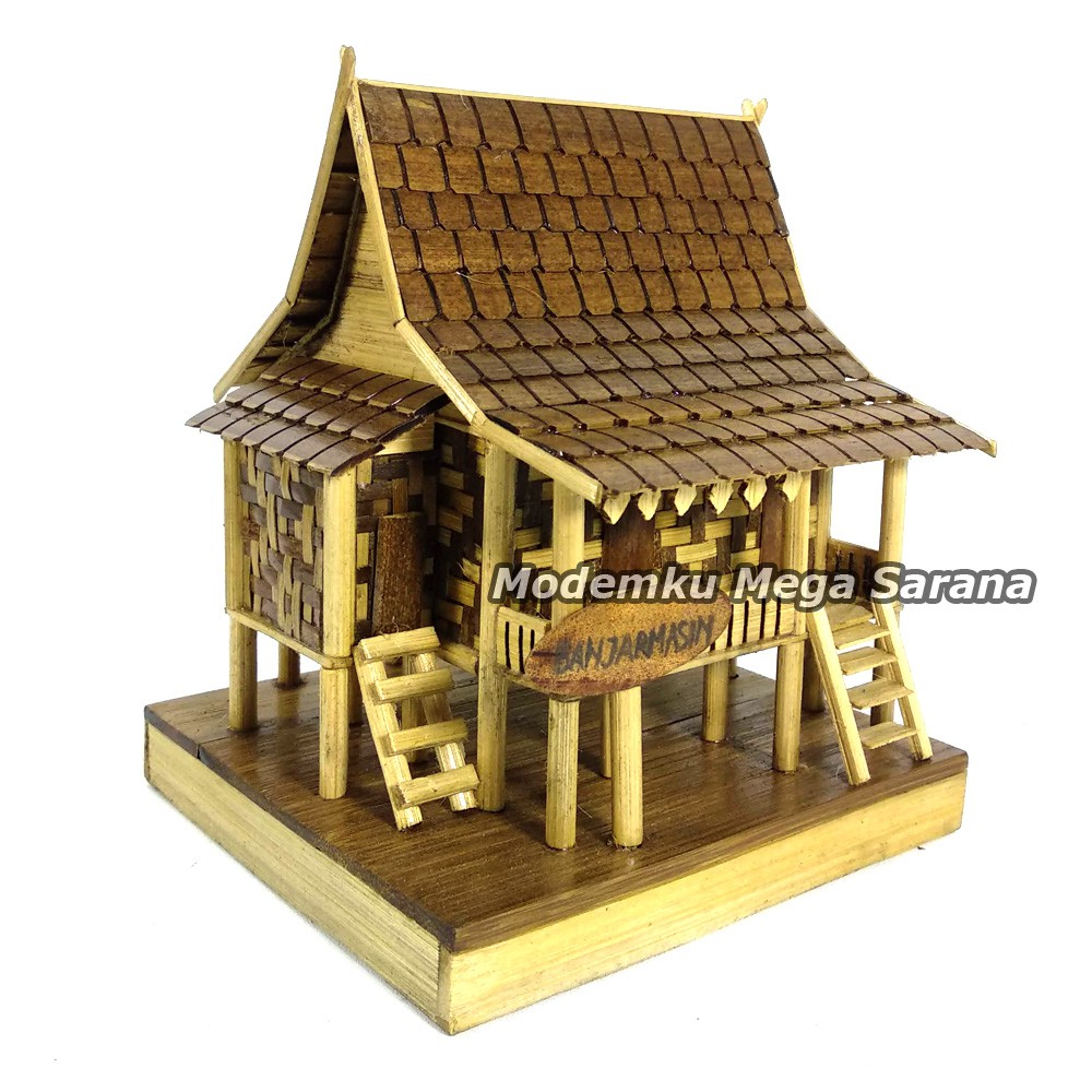 Miniatur Rumah Adat Banjar / Rumah Baanjung dari bambu - 20x13x15cm