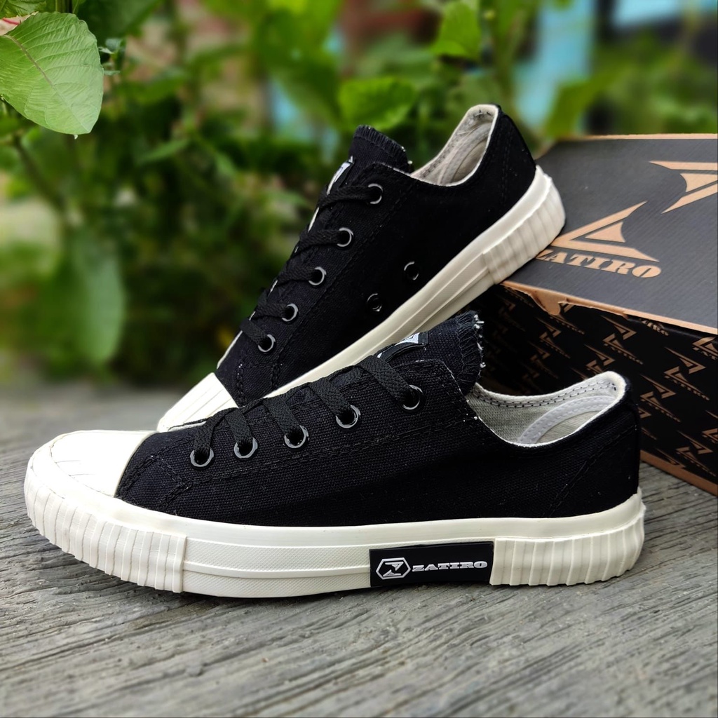 ZTR Sepatu Sneakers Wanita Pria Spatu Kasual Kanvas Fashion Style Sepatu Original Sekolah Cewek Cowok Classic Terbaru - Hitam