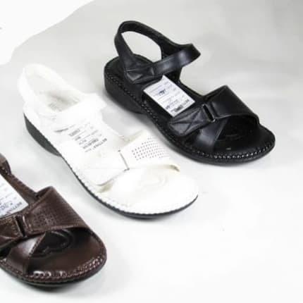 Sepatu sandal Bettina 1606