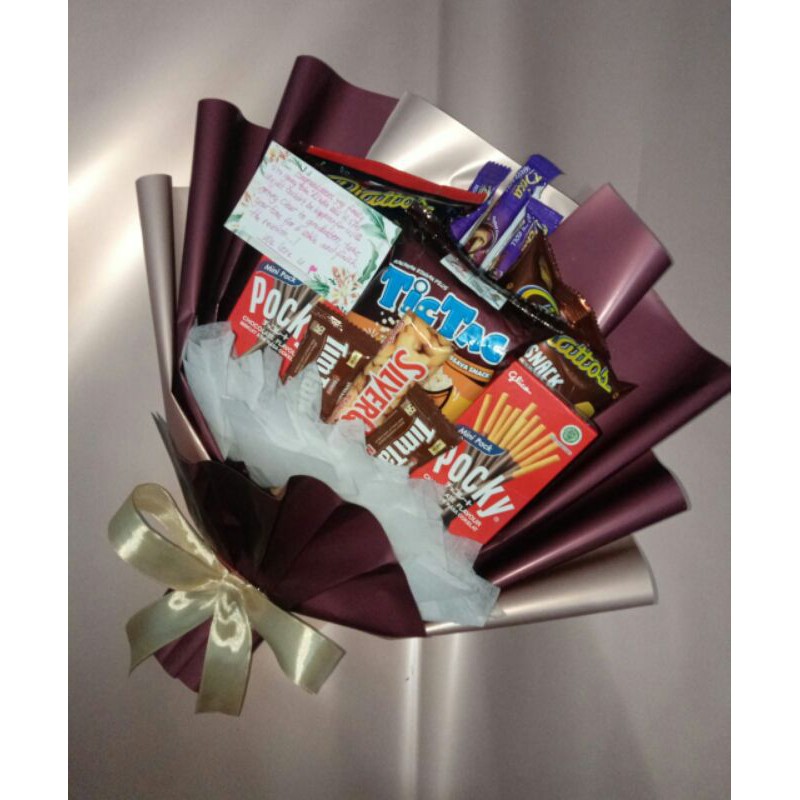 

ready bucket snack/bucket makanan/kado wisuda/kado ulang tahun/kado valentine
