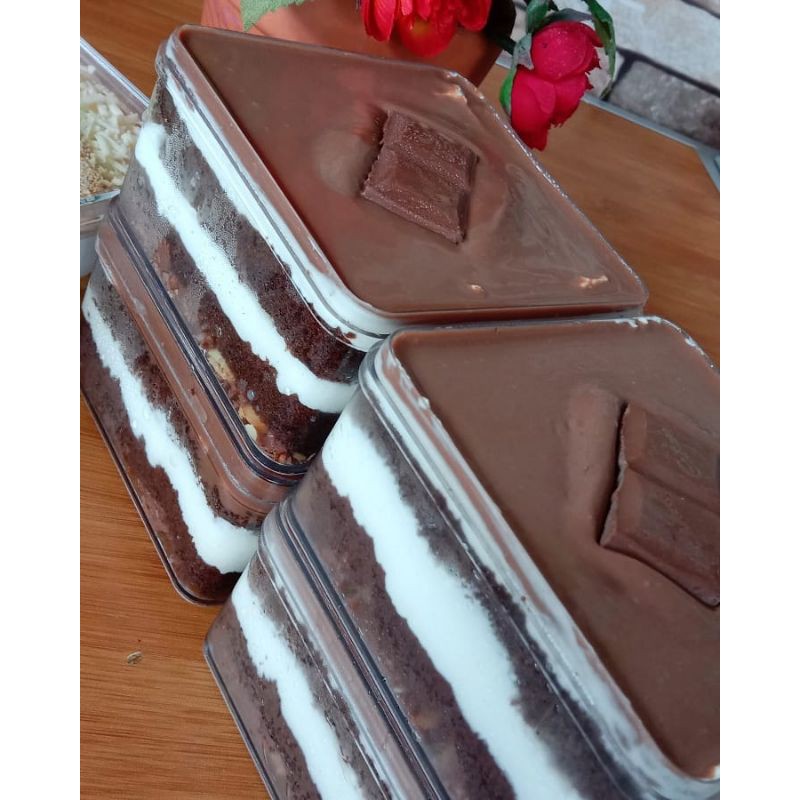 

cadburrry dessert box