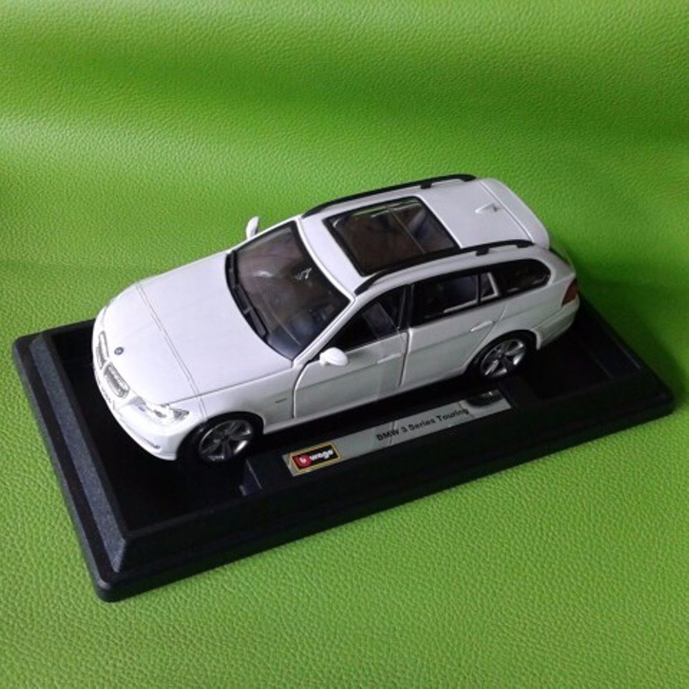 Diecast bburago 1 24 BMW 3 series touring