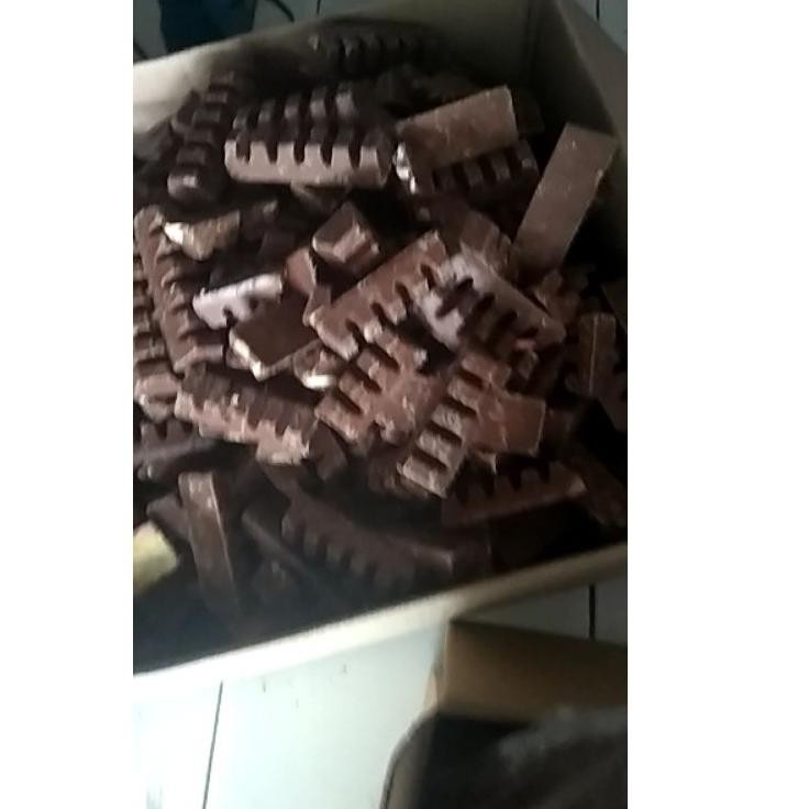 

MEN SALE Patahan coklat chunky bar