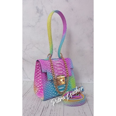 Tas Andin. Tas Kulit Ular