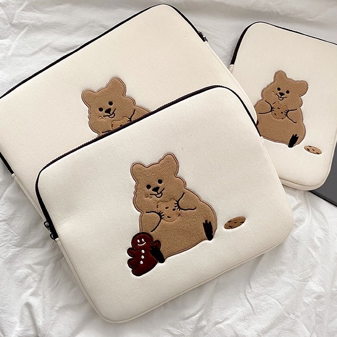 Sleeve Pouch Sarung Tas Bag Case Ipad Tab Tablet Macbook Air Pro Laptop Asus Acer Lenovo HP Huawei 11 12 13 14 15 inch Motif Gambar Beruang Kue Bear Cookies Warna Putih Lucu Cute Murah Korean Model