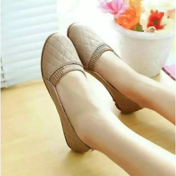 Sepatu Flatshoes Wanita Emboss Sintetis