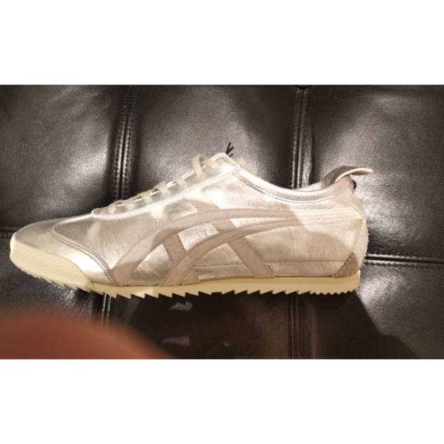 

New with tag,box onitsuka tiger mexico 66 deluxe silver nippon made
