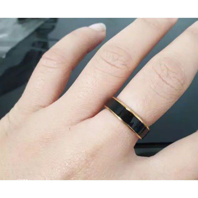 Ring Couple Hitam Titanium Stainless Steel List Silver Gold Anti Karat Selamanya