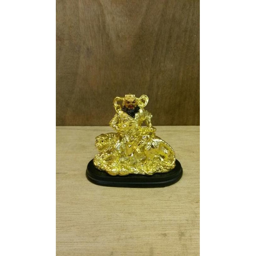 patung dewa rejeki hantankong