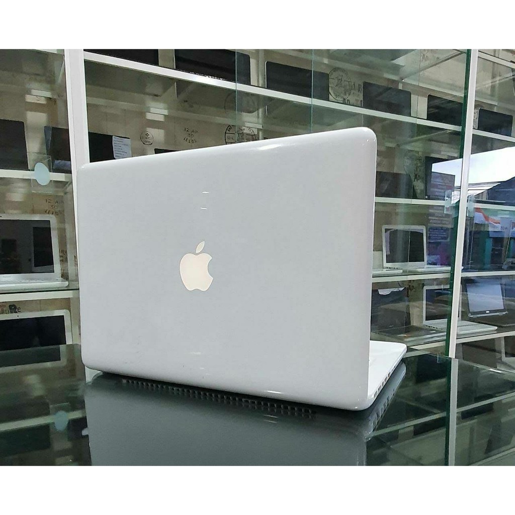 MacBook white unibody 2010