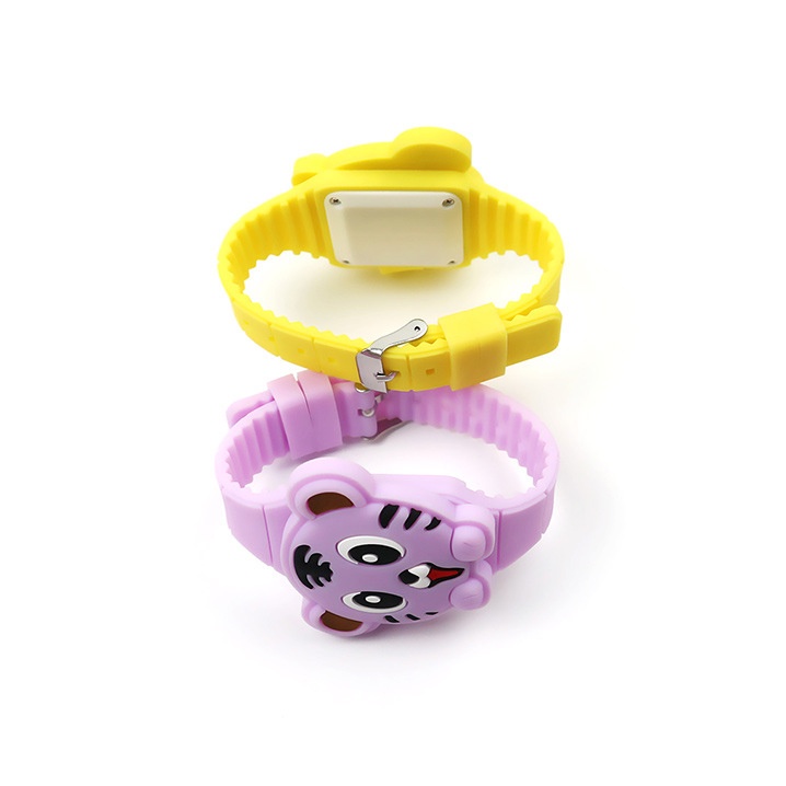 Jam Tangan Anak Desain Tiger Dengan Lampu LED Bahan Silikon