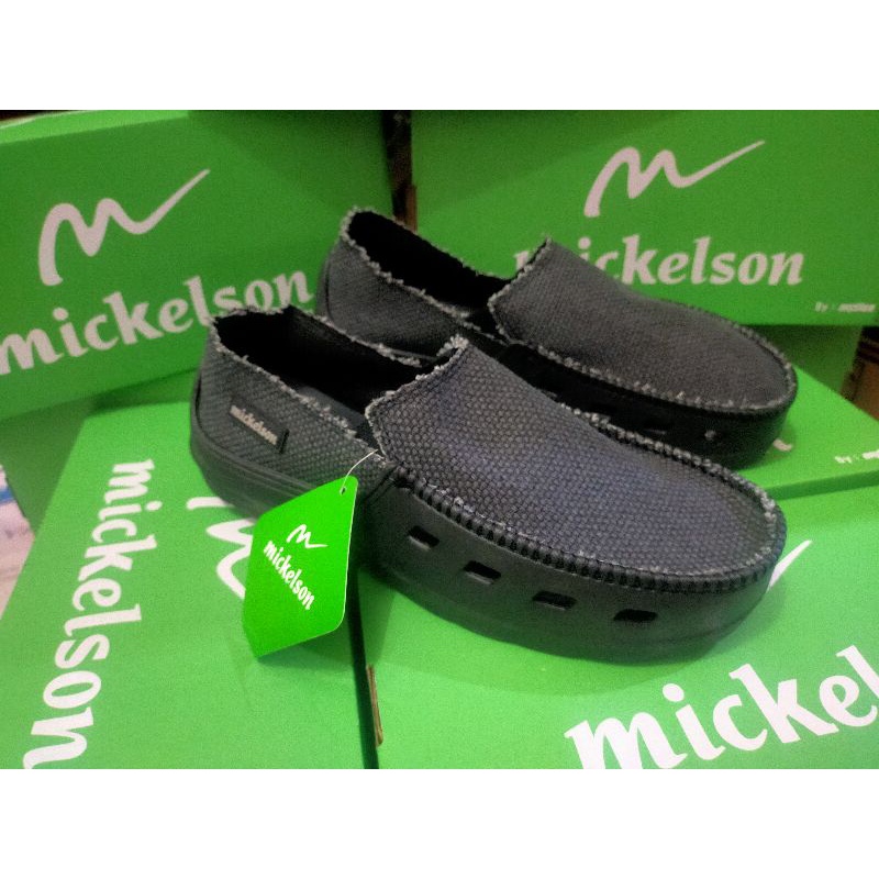 Sepatu slip on pria karet/karung merk Mickelson original