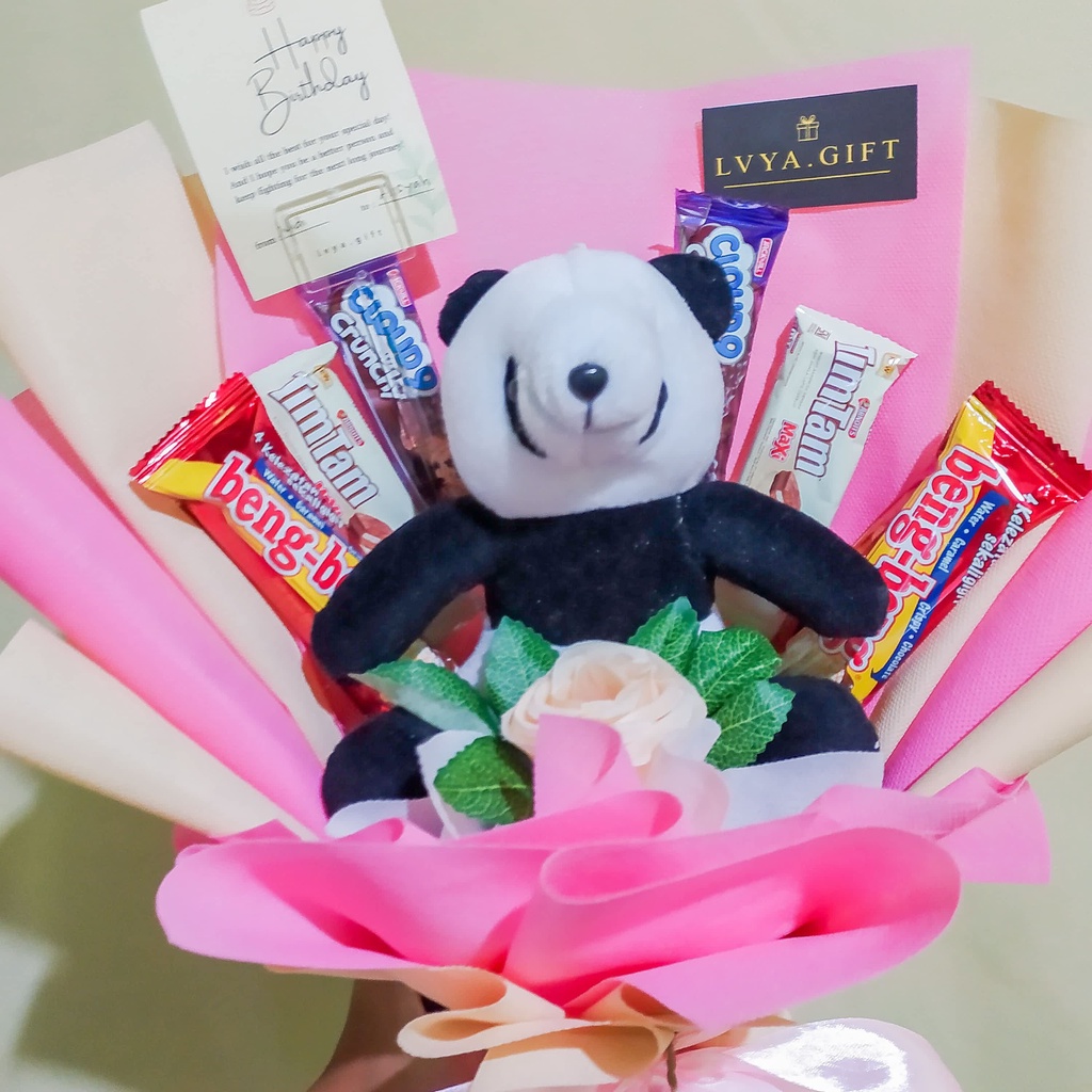 [BONEKA 0002] Buket boneka panda dan snack | Buket boneka wisuda | Buket boneka ulang tahun | Buket snack | Buket murah