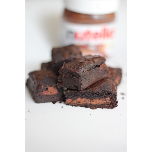 

FUDGY BROWNIES PANGGANG HAZELNUT